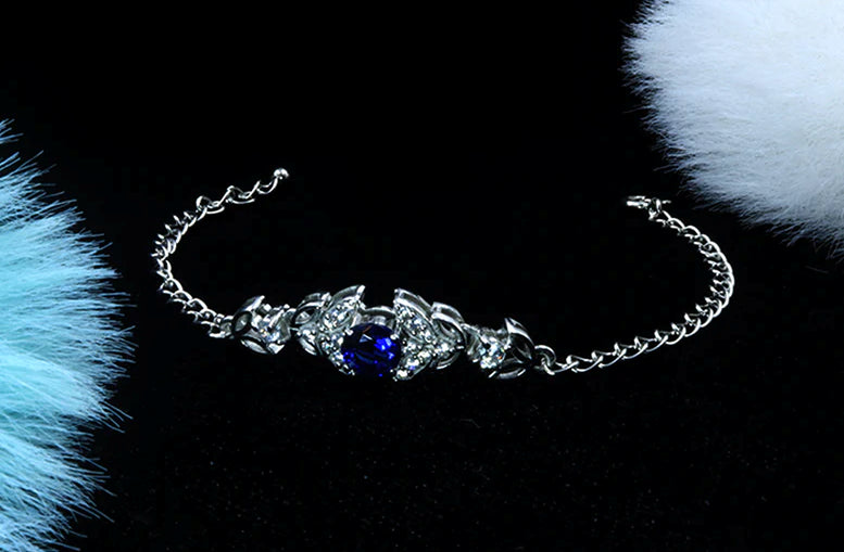 Silver vs Platinum Jewellery: What to buy?