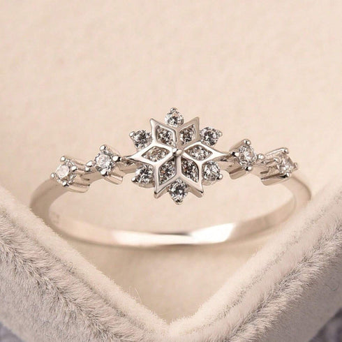 Hallmark Silver Elegant Zirconia Ring Best For Party