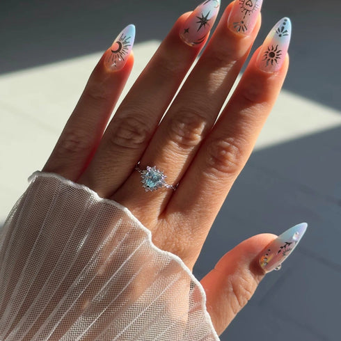 Hallmark Silver Blue Queen of Hearts Chain Ring