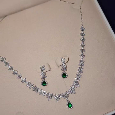 Hallmark Silver Green Ad Elegant & Fashionable Evening Party Wedding Jewelry Set
