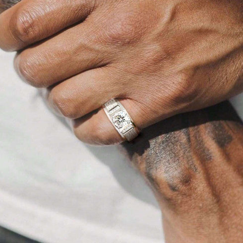 Hallmarked Men's Premium Silver Ring With Classic Diamond
