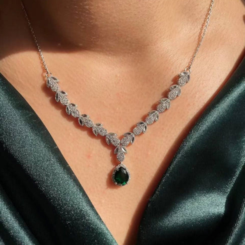 Hallmark Silver The Focused Green Necklace Set