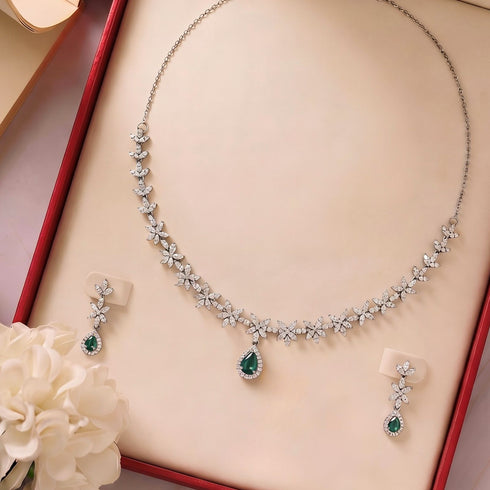 Hallmark Silver Green Ad Elegant & Fashionable Evening Party Wedding Jewelry Set