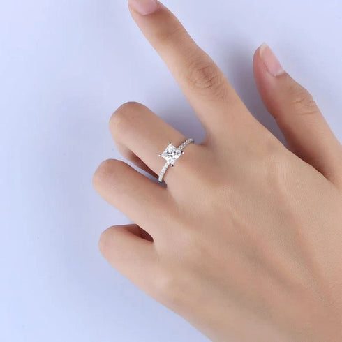 Zarkan Dignity Silver Solitaire Ring