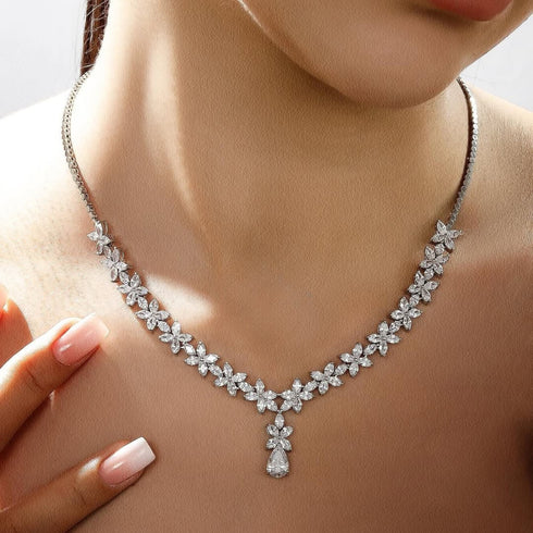 Hallmark Silver  Full of Flaura Silver Hallmarked Necklace Set