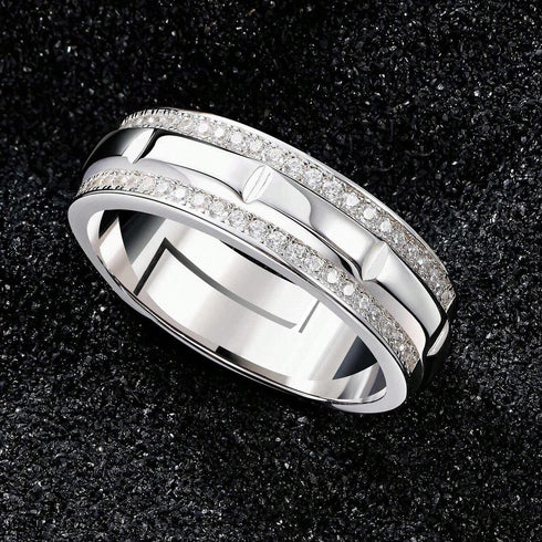 Hallmarked Men's Elegant Silver Ring With Classic Diamond