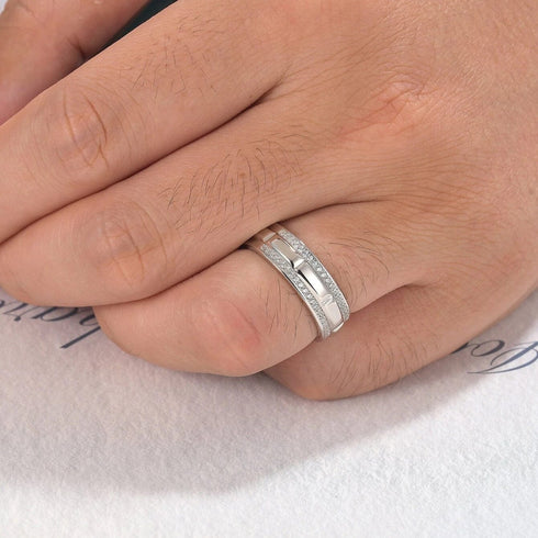 Hallmarked Men's Elegant Silver Ring With Classic Diamond