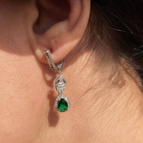 Hallmark Silver The Focused Green Necklace Set