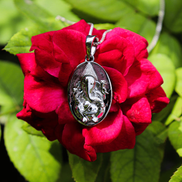 Zarkan 925 Silver Ganesha Locket With Chain