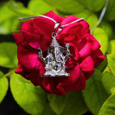Zarkan 925 Silver Ganpati Bappa Pendant With Chain