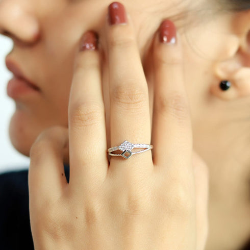 Zarkan Minimal Elegant Zircon Silver Ring